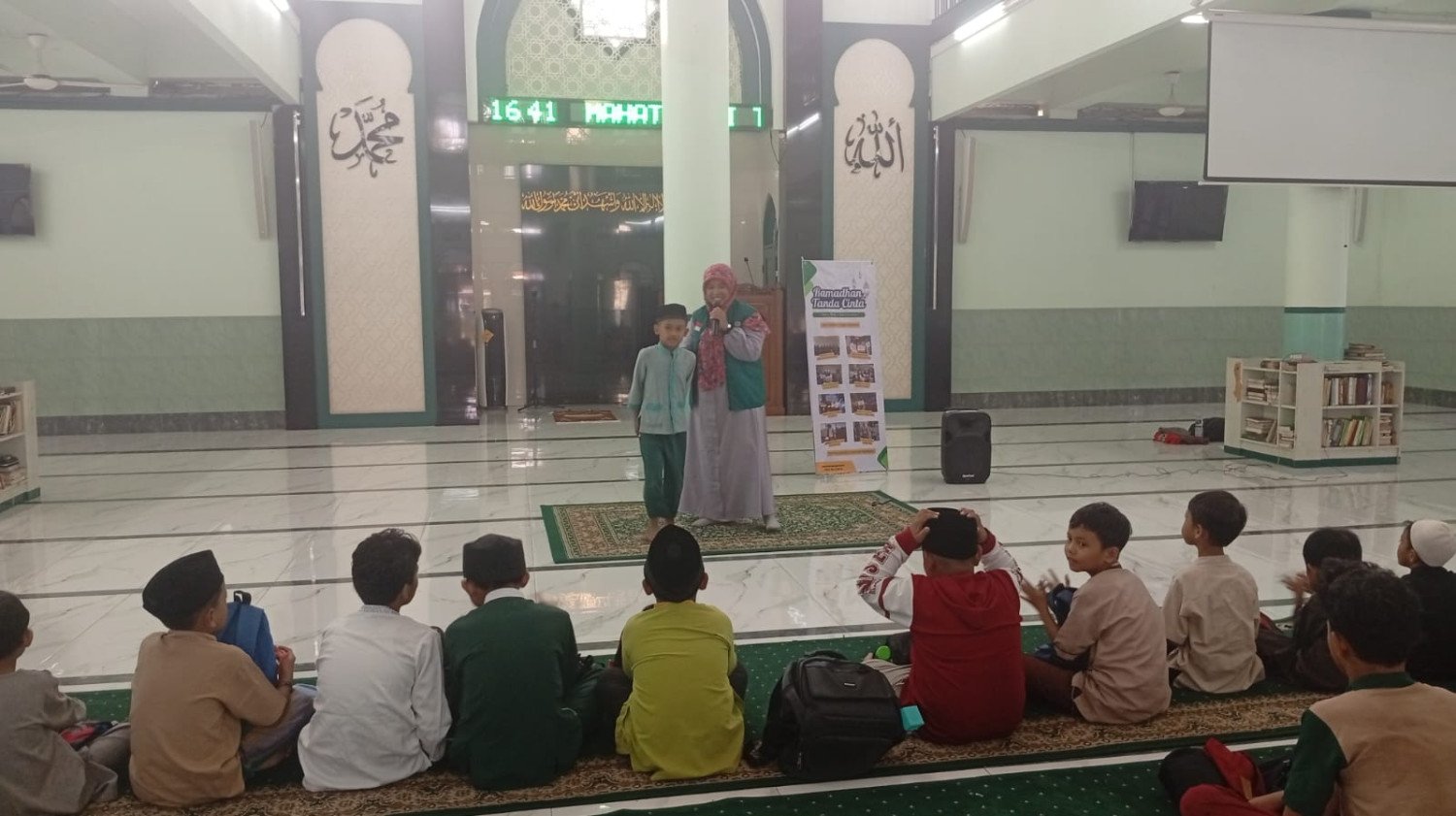 Dongeng dan Galang Donasi Peduli Bencana di TPQ Ummul Quro