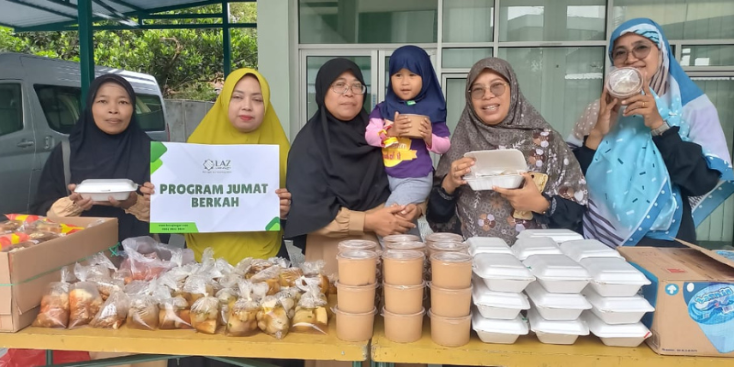 LAZ Ummul Quro Bogor Gelar Program Jumat Berkah, Bagikan Makanan Usai Sholat Jumat